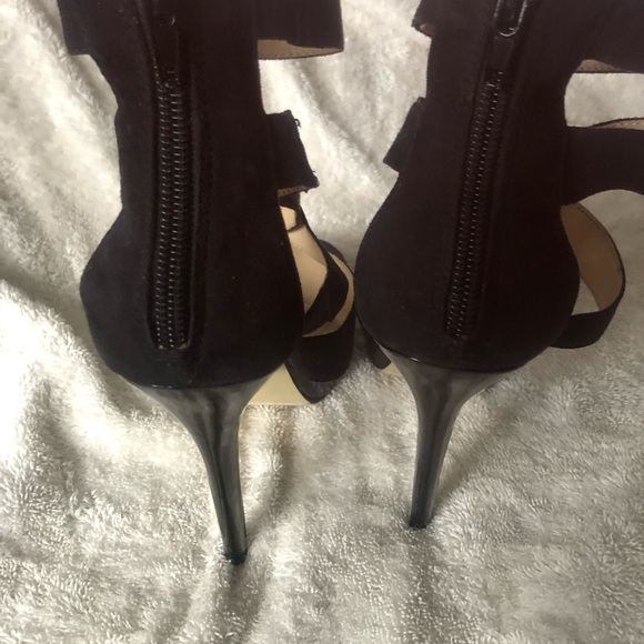 5 inch black Elizabeth Bradley heels - Picture 3 of 5